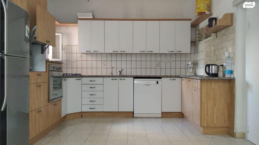 דירה, הראב"ע 10, נווה רם, שיכון מזרחי, רמת גן