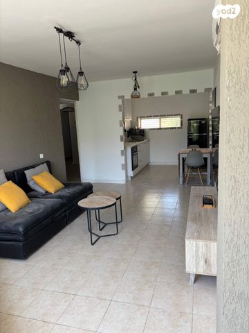 דירה, יוסף שפרינצק 305, שיכון א', קרית שמונה