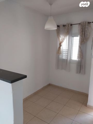 דירה, הרב עוזיאל 21, רכסים, רכסים