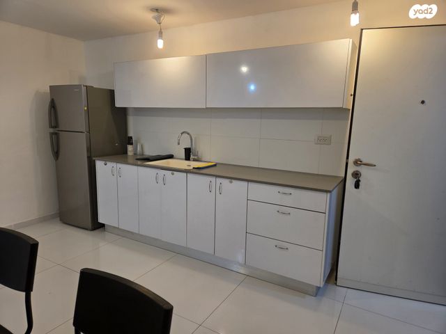 יחידת דיור, ז'בוטינסקי 7, גני מנחם, באר יעקב