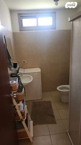 מרתף/ פרטר, מרום גולן 7, נווה דקלים, ראשון לציון