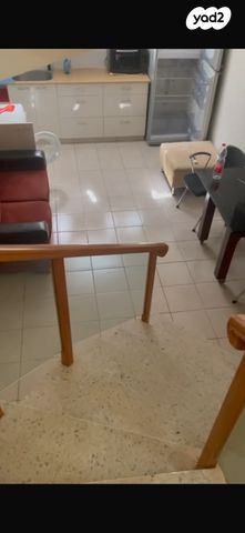 מרתף/ פרטר, האגוז 2, פרדסיה, פרדסיה