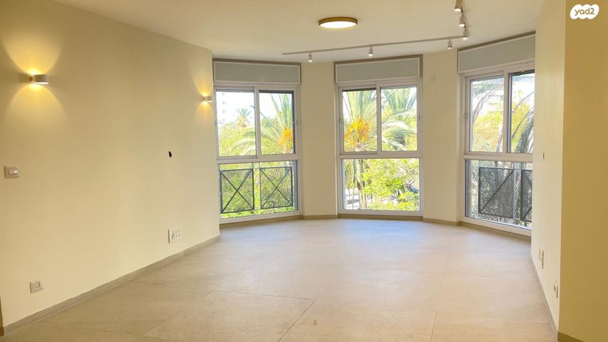 דירה, דם המכבים 23, הפרחים, מודיעין מכבים רעות