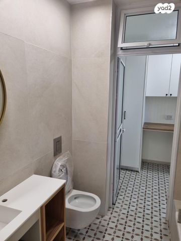 דירה, דם המכבים 23, הפרחים, מודיעין מכבים רעות