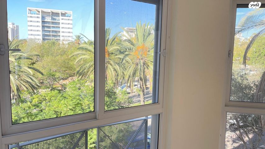 דירה, דם המכבים 23, הפרחים, מודיעין מכבים רעות