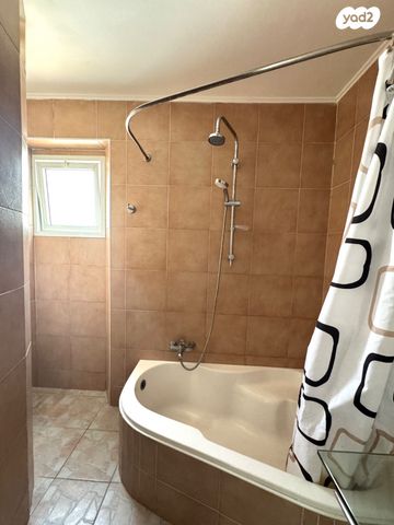 דירה, לוי אשכול 25, גבעת אוסישקין, נהריה