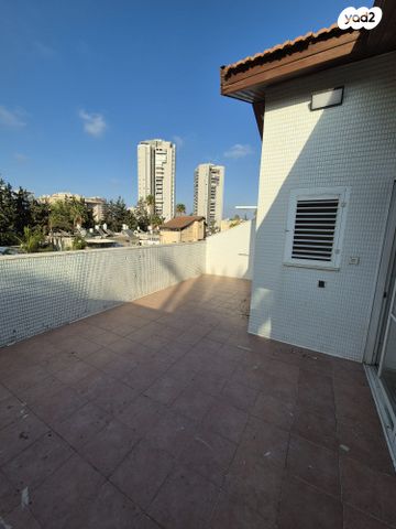 דירה, העצמאות 24, מרכז העיר, סביניה, הוותיקה, קרית ביאליק