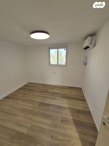 דירה, העצמאות 24, מרכז העיר, סביניה, הוותיקה, קרית ביאליק