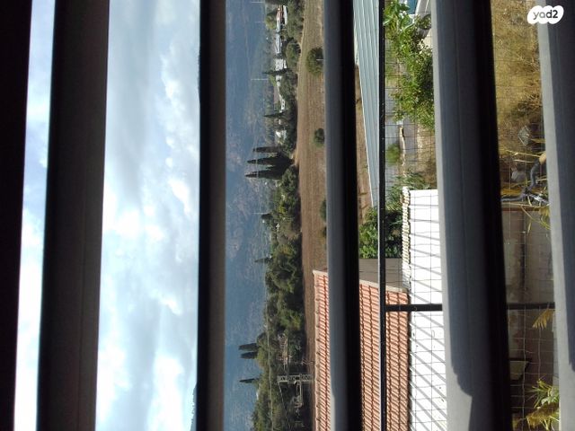 דירת גן, הרב עוזיאל 21, רכסים, רכסים