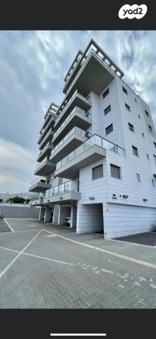 דירה, דוד המלך 8, אחוזת כנרת, טבריה