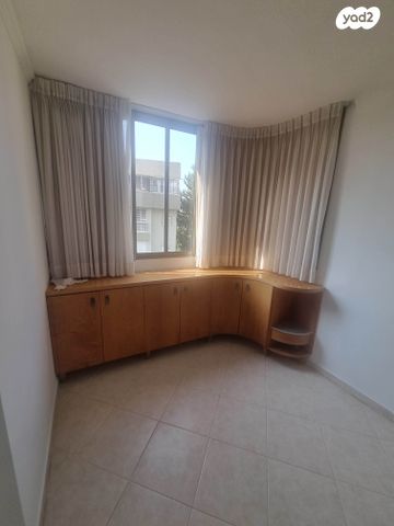 מונטיפיורי 6