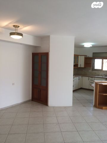 דירה, גיבורי גטו וארשה 6, רמת אשכול, חיפה