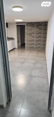 שדרות מונטיפיורי 10