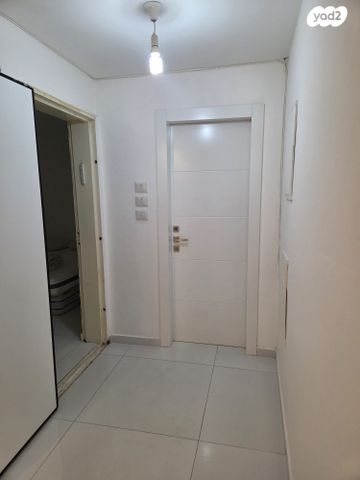 יחידת דיור, ז'בוטינסקי 7, גני מנחם, באר יעקב