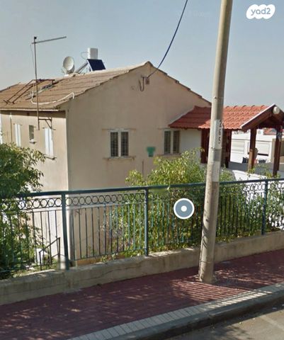 דירה, הרב זרביב 13, רמב"ם, טירת כרמל