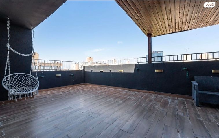 גג/ פנטהאוז, אלופי צה"ל 33, קרית שרת מערב, חולון