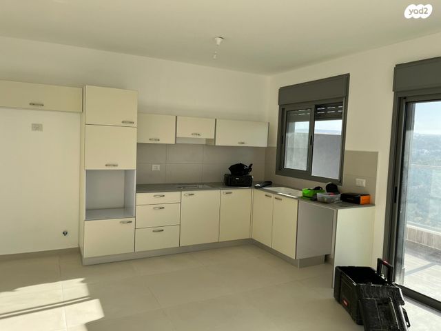 דירה, יחד  8, בצוותא, חריש