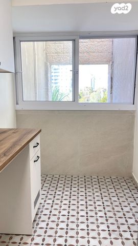 דירה, דם המכבים 23, הפרחים, מודיעין מכבים רעות