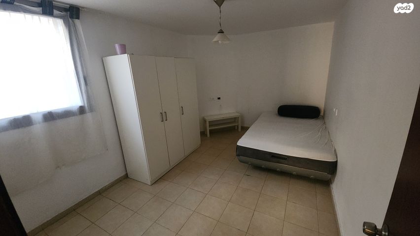 מרתף/ פרטר, מרום גולן 7, נווה דקלים, ראשון לציון