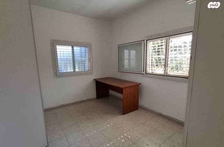 דירה, הראב"ע 10, נווה רם, שיכון מזרחי, רמת גן