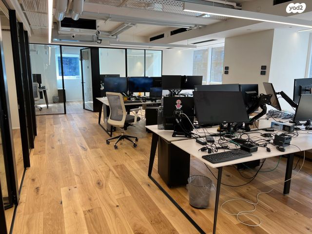 משרדים, דרך זאב ז'בוטינסקי 35, תל בנימין, רמת גן