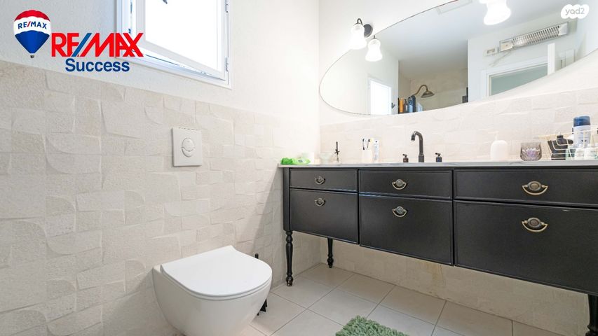 דו משפחתי, קהילת ניו יורק 31, נווה נוף, אקדמאים, לוד