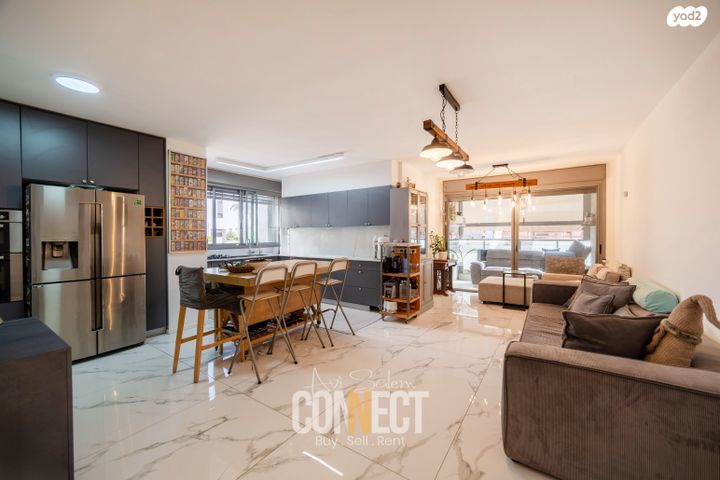 דירה, חיים צבי גרינשטיין 13, קרול, פתח תקווה