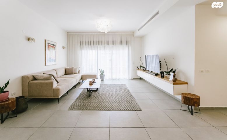 חנה רובינא 8