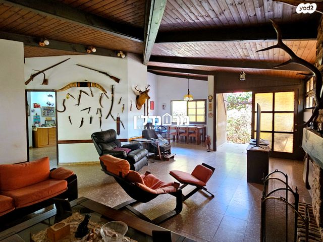 מגרשים, יגאל אלון, הרצליה הירוקה, נווה עובד, הרצליה