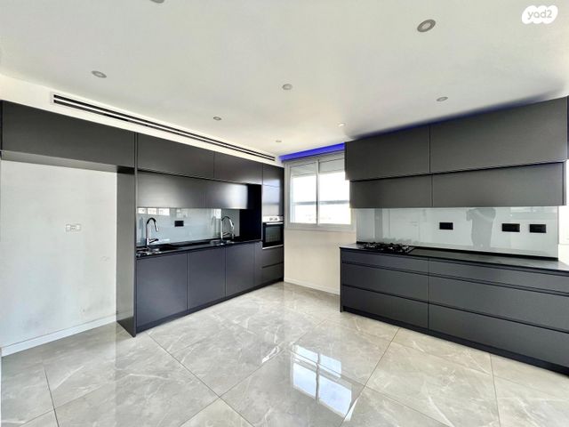 דופלקס, שדרות חיים וייצמן 49, צפון מערב מרכז העיר, נתניה