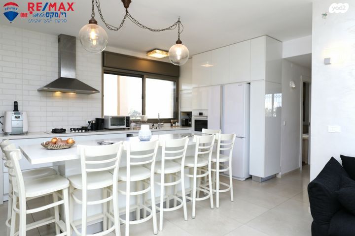 דירה, רש"י 23, הרצליה