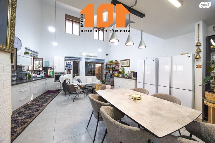 דו משפחתי, הר שמואל, גבעת זאב