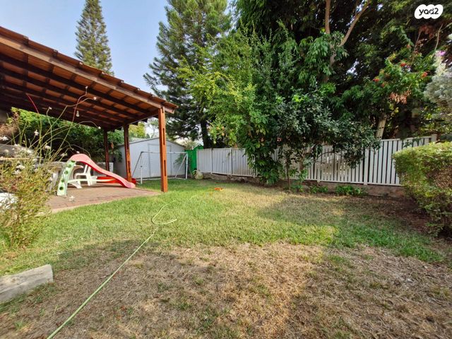 דו משפחתי, מעוז, כפר סבא