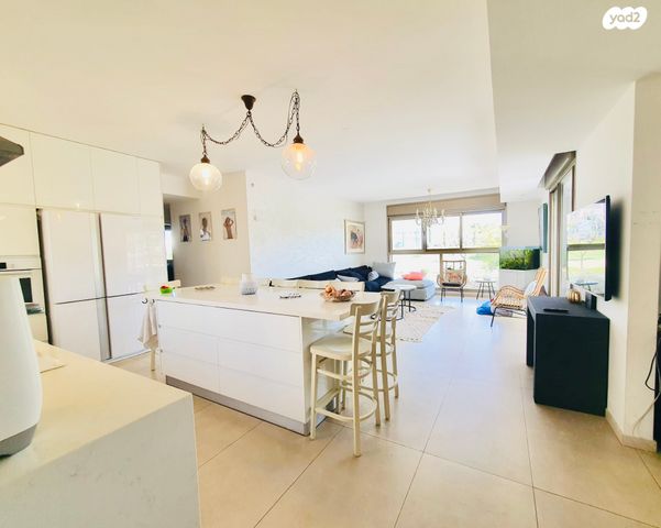 דירה, רש"י 23, הרצליה