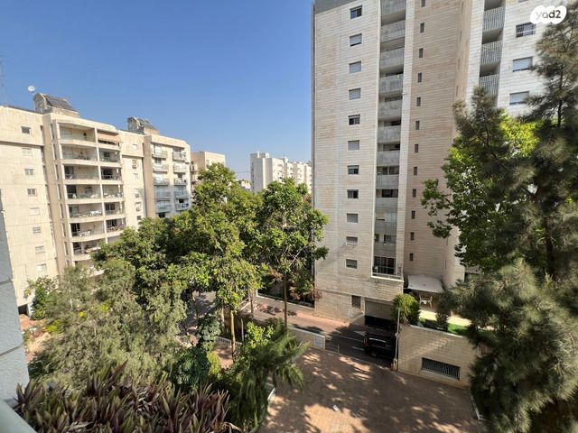 דירה, שמעון בן צבי 4, שטח 9, גבעתיים