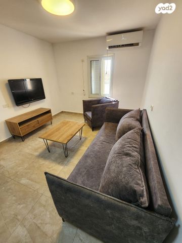 רחבת הרב עוזיאל 