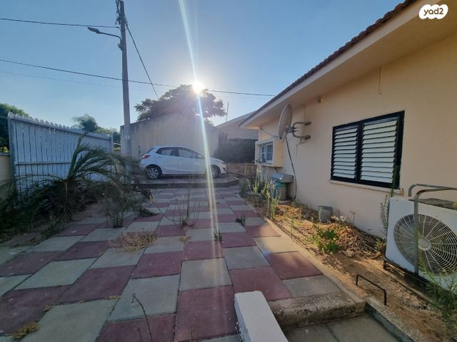 דו משפחתי, היסמין, אליכין, אליכין