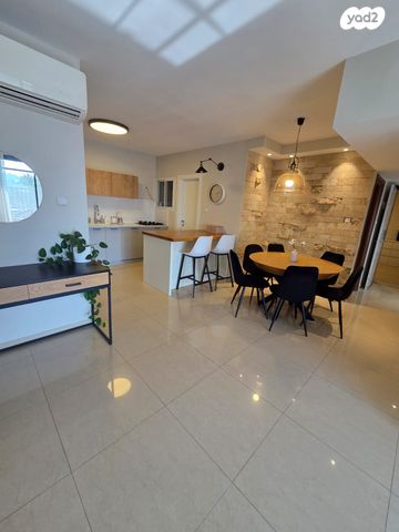 דירה, דקר 17, גני יער, לוד