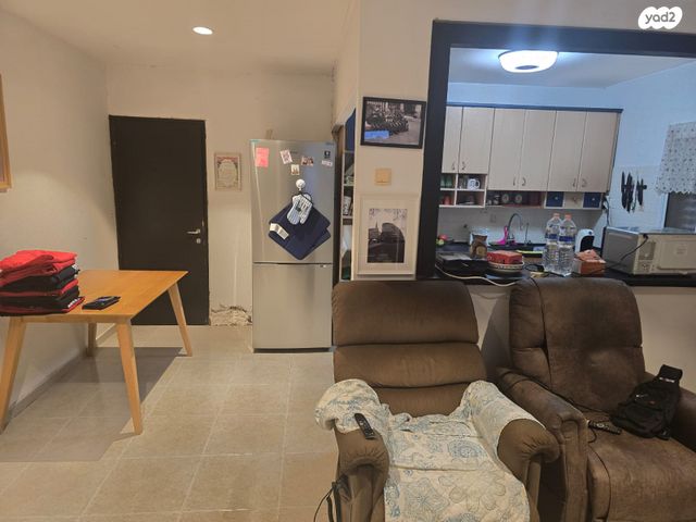 דו משפחתי, אופקים