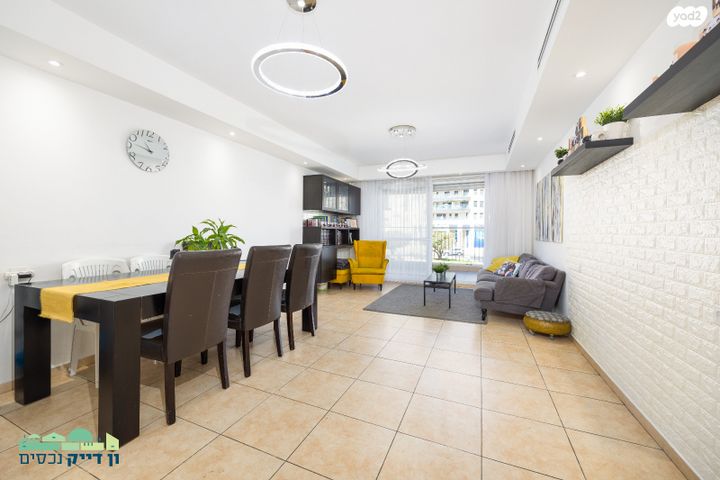 דירה, הרב כלפון משה הכהן, חומת שמואל, הר חומה, ירושלים