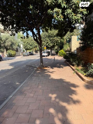 דירה, הלוטוס, קרית הפרחים - 2005, רעננה