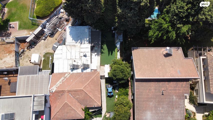 מגרשים, תל מונד