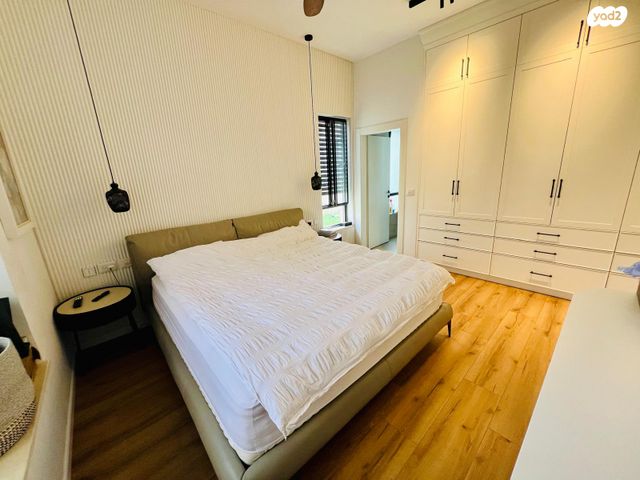 בית פרטי/ קוטג', רימון, שורשים, שורשים