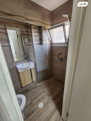 יחידת דיור, רחבת הרב עוזיאל, שכונה י"א, באר שבע