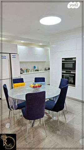 דירת גן, החרסית, נופי סלע, מעלה אדומים