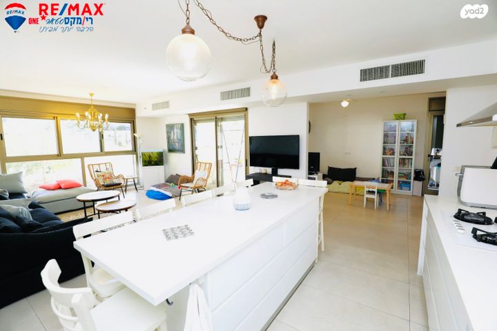 דירה, רש"י 23, הרצליה