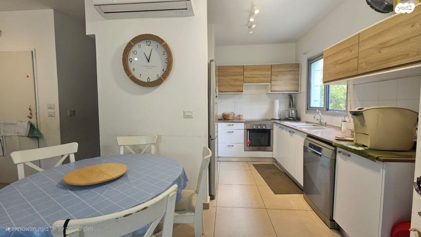 דירת גן, שדרות הרצל, נאות שמיר, יבנה