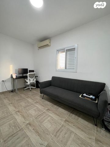 דירה, אבשלום, חדרה