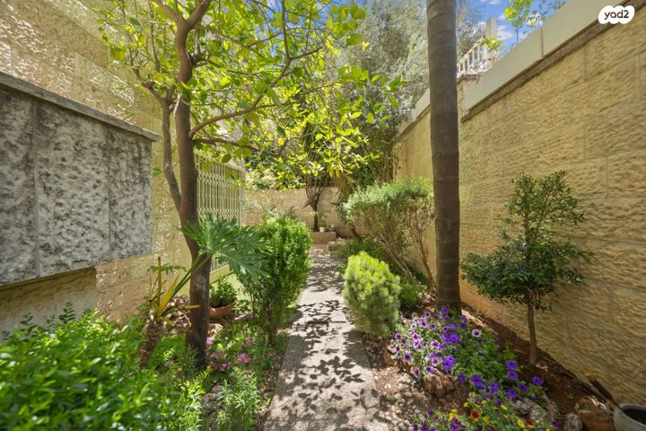 דופלקס, רחל המשוררת 4, בית הכרם, רמת בית הכרם, ירושלים