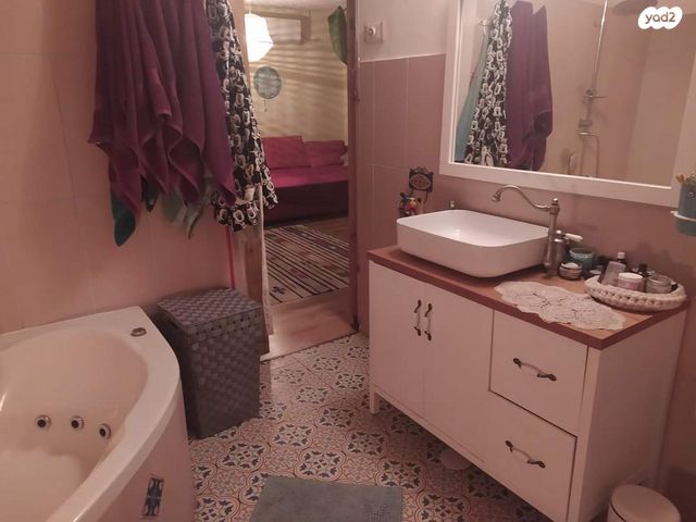 דו משפחתי, הזית 17, קציר, קציר